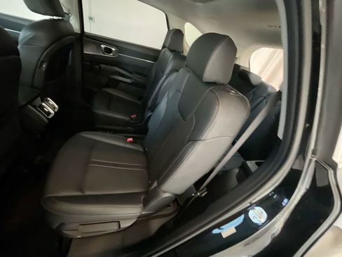 Used 2022 Kia Sorento SX w/ Panoramic Sunroof Package AWD/4WD image 23