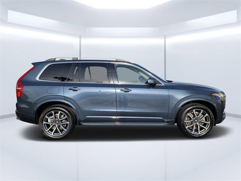 Used 2019 Volvo XC90 T5 Momentum w/ Protection Package Premier image 2