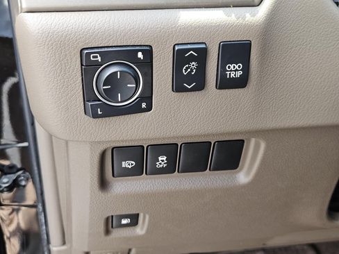 Used 2016 Lexus GX 460 w/ Premium Package AWD/4WD image 19