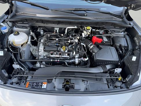 Used 2022 Ford Escape SE w/ Cold Weather Package image 9