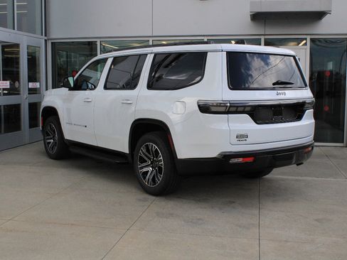 New 2026 Jeep Grand Wagoneer 4WD w/ Premium Group I image 8