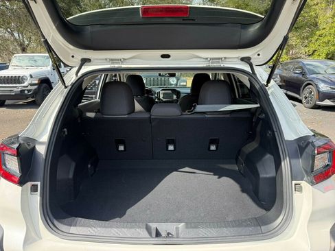 Used 2024 Subaru Crosstrek 2.0i image 8