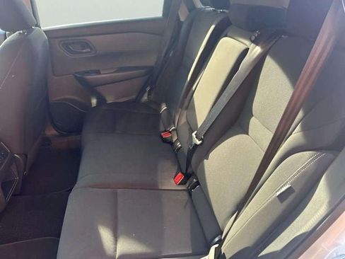 Used 2024 Nissan Rogue S AWD/4WD image 8