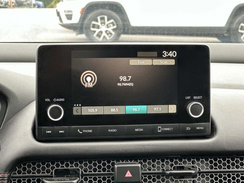 Used 2025 Honda HR-V Sport image 3