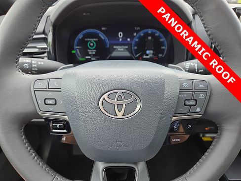 Used 2025 Toyota Camry XSE FWD image 24