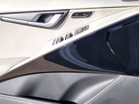 New 2025 Kia Niro Wave w/ Wave Preserve Package image 6