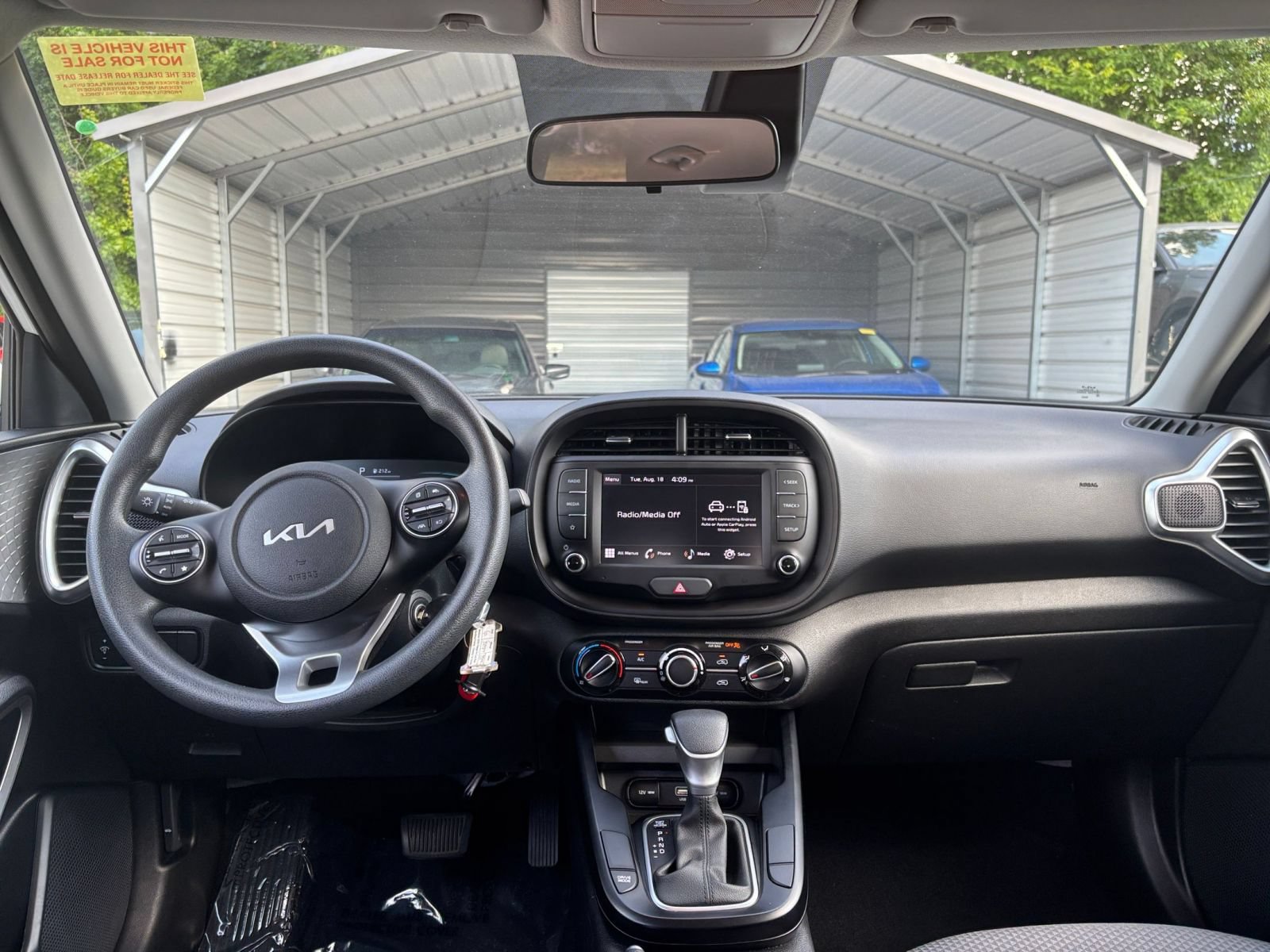 Used 2025 Kia Soul LX w/ LX Technology Package FWD image 29