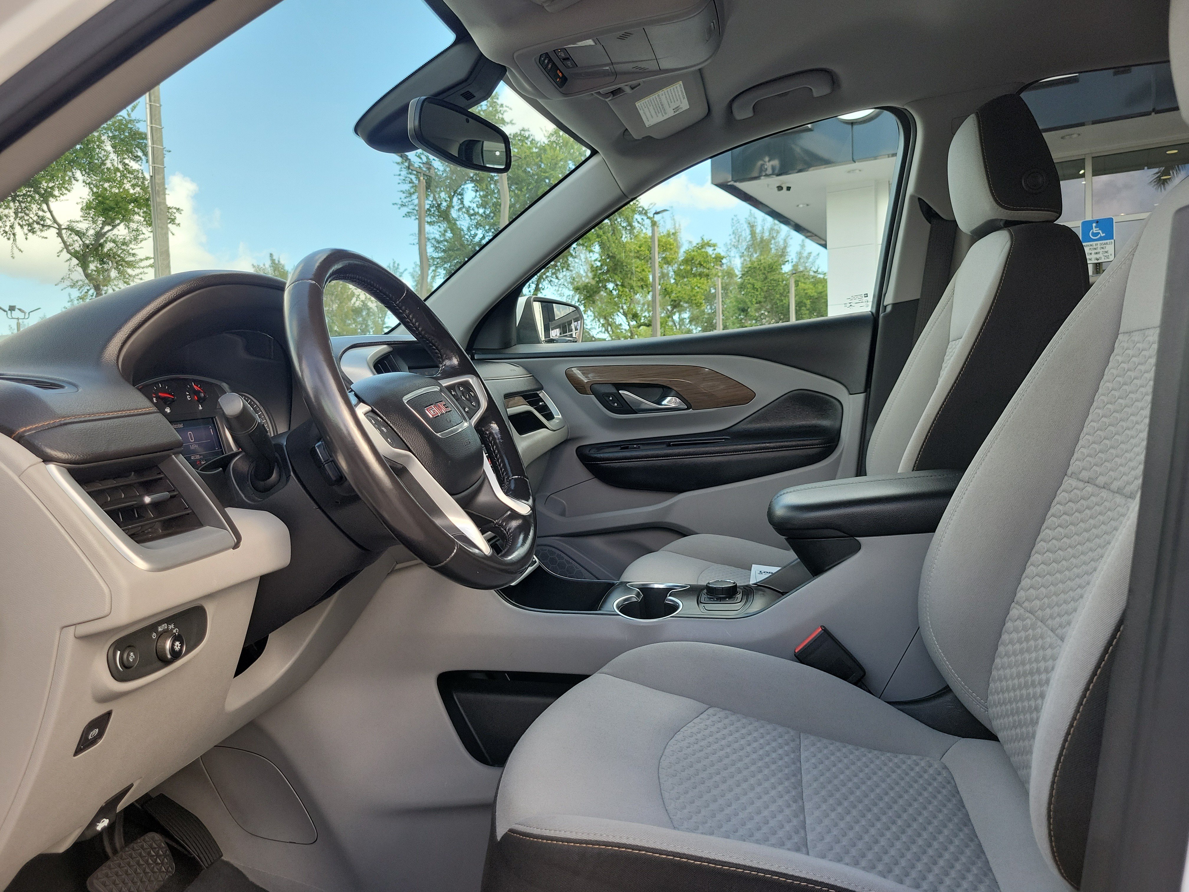Used 2020 GMC Terrain SLE FWD image 11