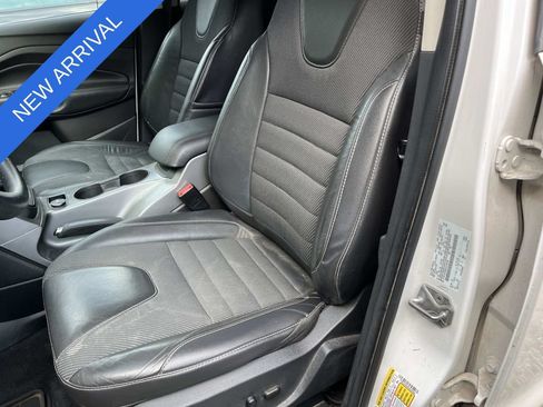 Used 2016 Ford Escape SE w/ SE Chrome Package FWD image 11