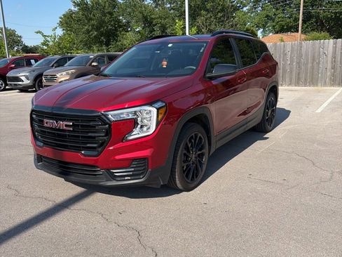 Used 2024 GMC Terrain SLE w/ Driver Convenience Package FWD image 1