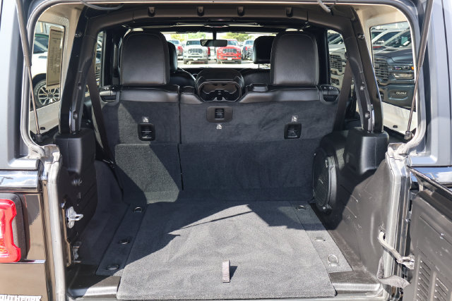 Used 2019 Jeep Wrangler Unlimited Sahara w/ Dual Top Group AWD/4WD image 7