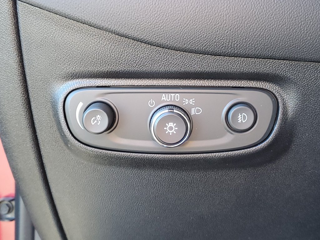 Used 2018 Chevrolet Equinox Premier FWD image 8