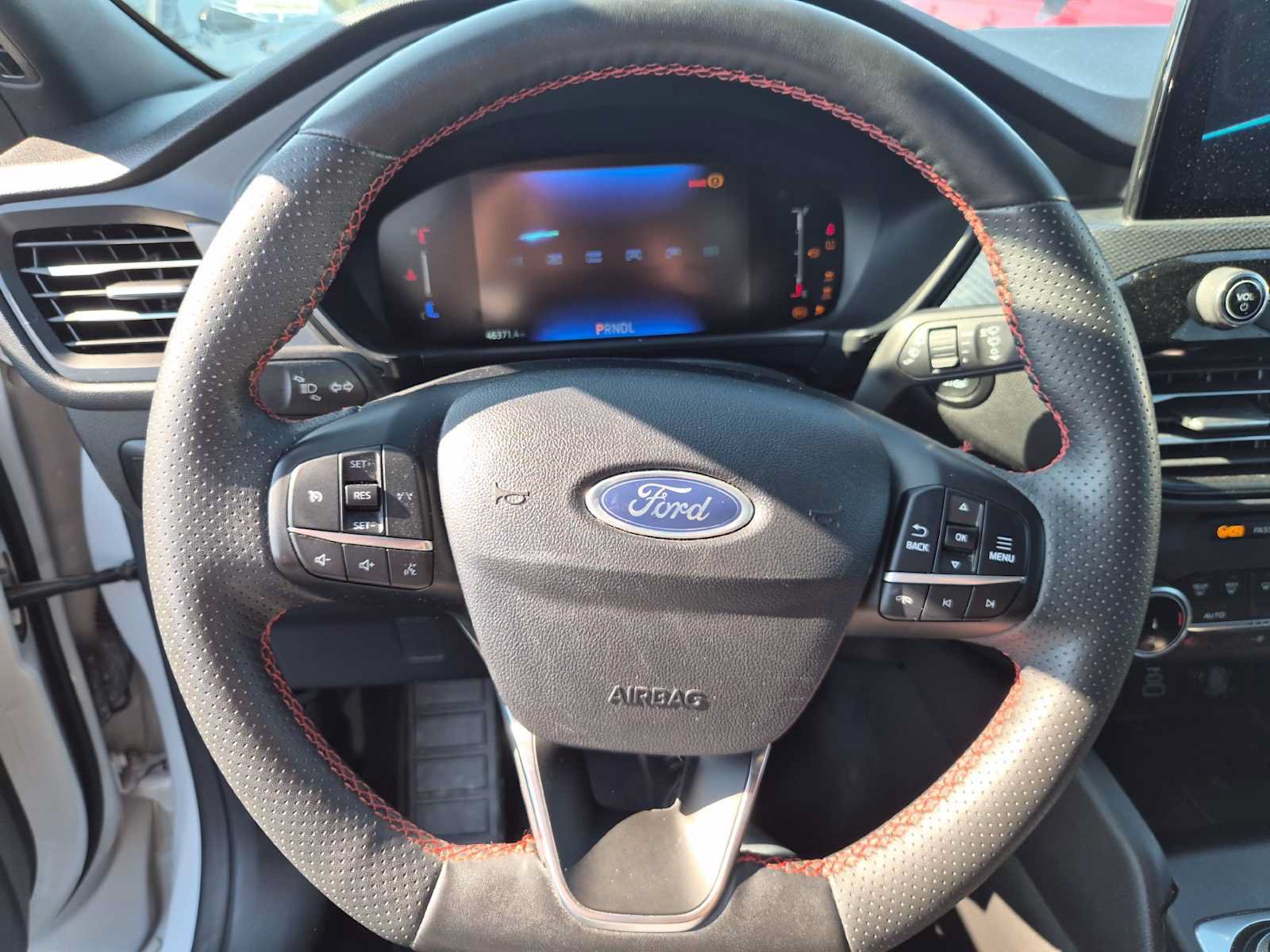 Used 2025 Ford Escape ST-Line Select AWD/4WD image 8