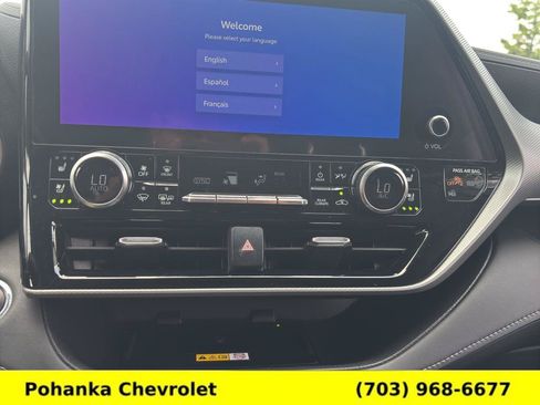 Used 2023 Toyota Highlander Platinum AWD/4WD image 16