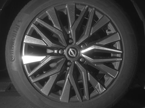 Used 2025 Nissan Altima 2.5 SV FWD image 15