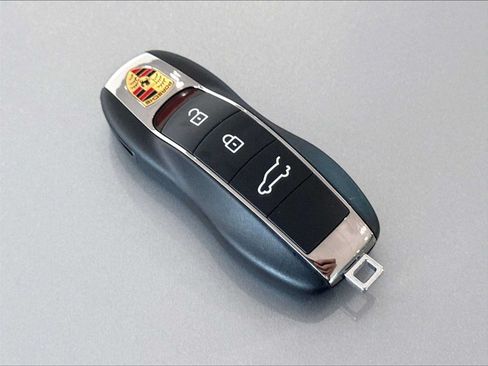 Used 2026 Porsche Macan AWD/4WD image 35