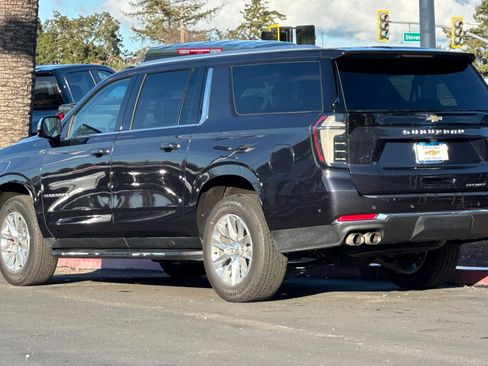 Used 2025 Chevrolet Suburban Premier image 7