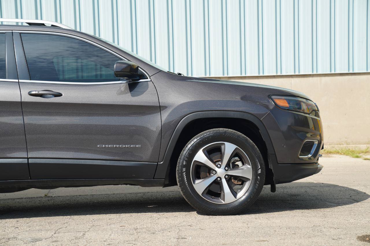 Used 2021 Jeep Cherokee Limited w/ Elite Package AWD/4WD image 8