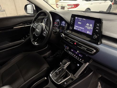 Used 2023 Kia Seltos S image 23