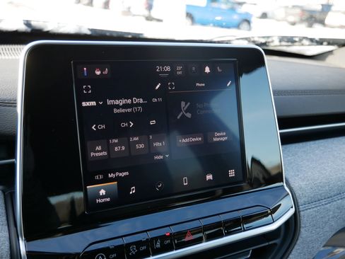 New 2026 Jeep Compass Latitude image 13