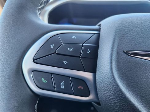New 2026 Chrysler Pacifica Select AWD/4WD image 14