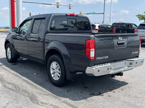 Used 2014 Nissan Frontier SV w/ SV Value Truck Package AWD/4WD image 8