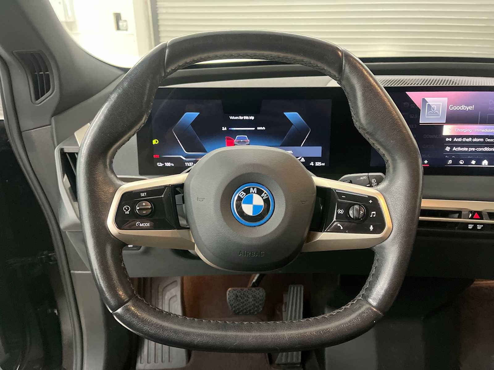 Used 2024 BMW iX xDrive50 w/ Convenience Package AWD/4WD image 17