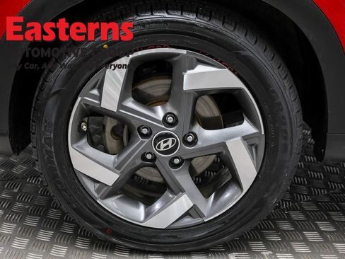 Used 2022 Hyundai Venue SEL image 30