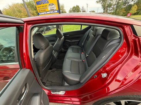 Used 2019 Nissan Altima 2.5 SR w/ SR Premium Package image 19