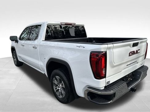 Used 2024 GMC Sierra 1500 SLT image 3