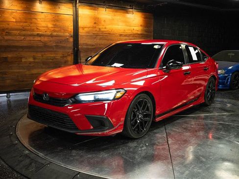 Used 2023 Honda Civic Sport image 2