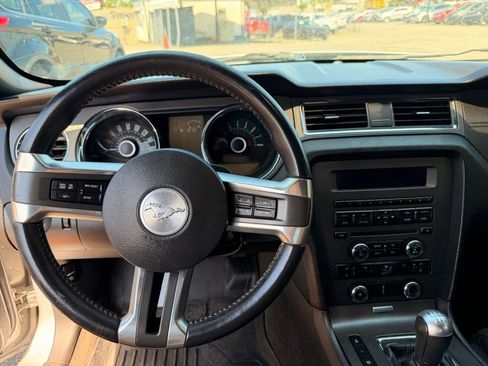 Used 2013 Ford Mustang GT RWD image 7