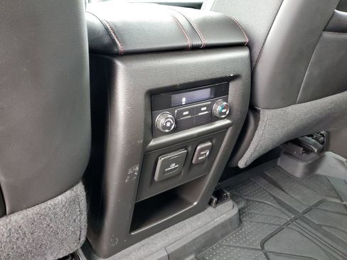 Used 2023 Chevrolet Traverse RS image 29