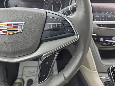 Used 2020 Cadillac XT5 Premium Luxury w/ LPO, Floor Liner Package image 22