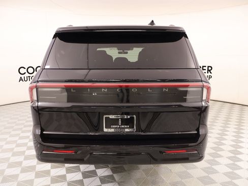 New 2026 Lincoln Navigator L Reserve AWD/4WD image 21