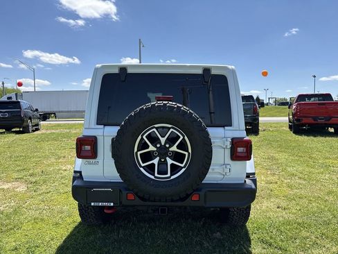 Used 2026 Jeep Wrangler Unlimited Rubicon AWD/4WD image 18