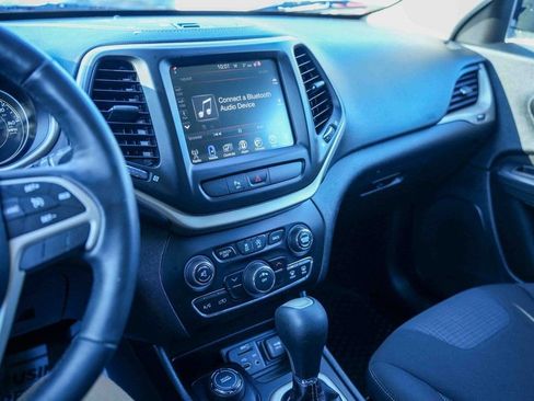 Used 2016 Jeep Cherokee Latitude w/ Safety/Convenience Group image 27