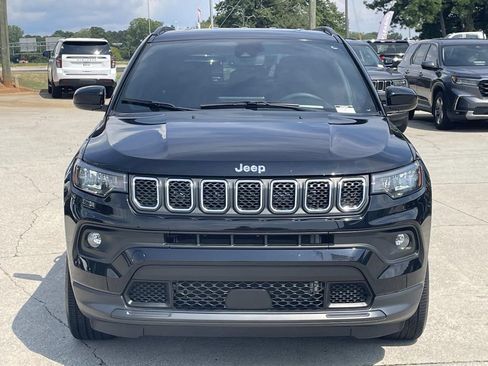 Used 2023 Jeep Compass Latitude AWD/4WD image 6