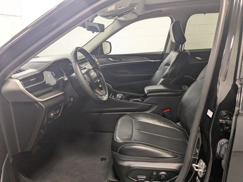 Used 2022 Jeep Grand Cherokee Limited 4xe w/ Luxury Tech Group II AWD/4WD image 21