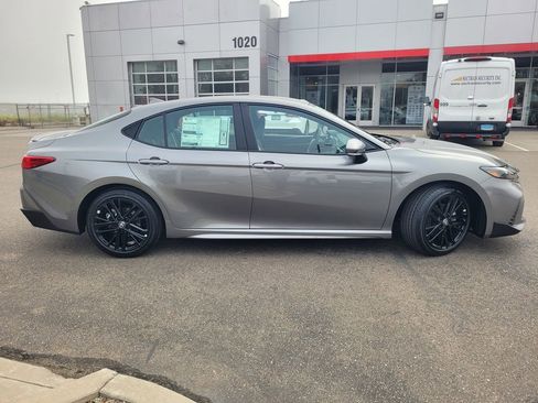 New 2026 Toyota Camry SE image 4