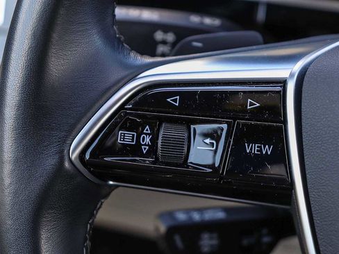 Used 2023 Audi e-tron Premium Plus w/ Premium Plus Package AWD/4WD image 19