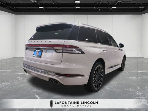 Certified 2023 Lincoln Aviator Black Label w/ Dynamic Handling Package image 5