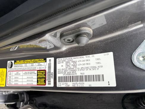 Used 2025 Toyota Tundra SR5 AWD/4WD image 25