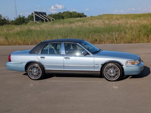 Used 2011 Mercury Grand Marquis LS image 23