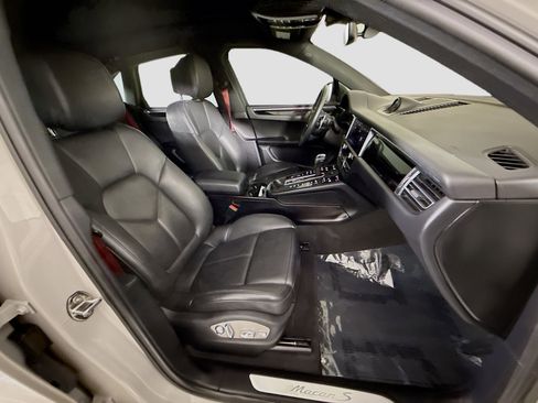 Used 2022 Porsche Macan S w/ Premium Package Plus AWD/4WD image 28
