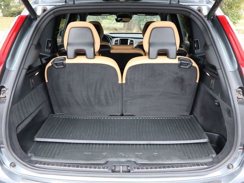 Used 2018 Volvo XC90 T6 Momentum w/ Convenience Package image 14