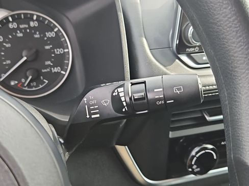 Used 2023 Nissan Rogue S image 25