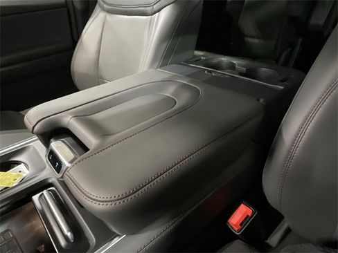 New 2025 Ford Expedition Active image 27