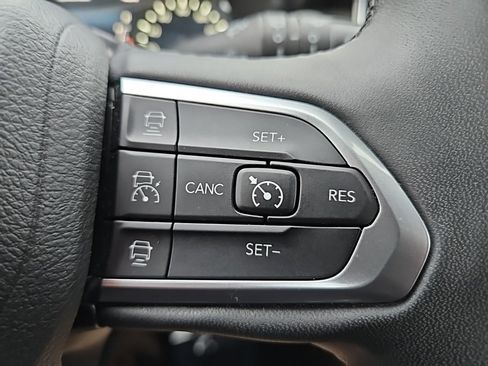 Used 2024 Jeep Compass Limited image 15