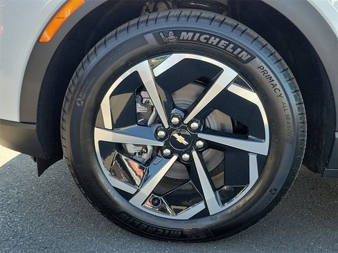 New 2026 Chevrolet Equinox EV LT image 23